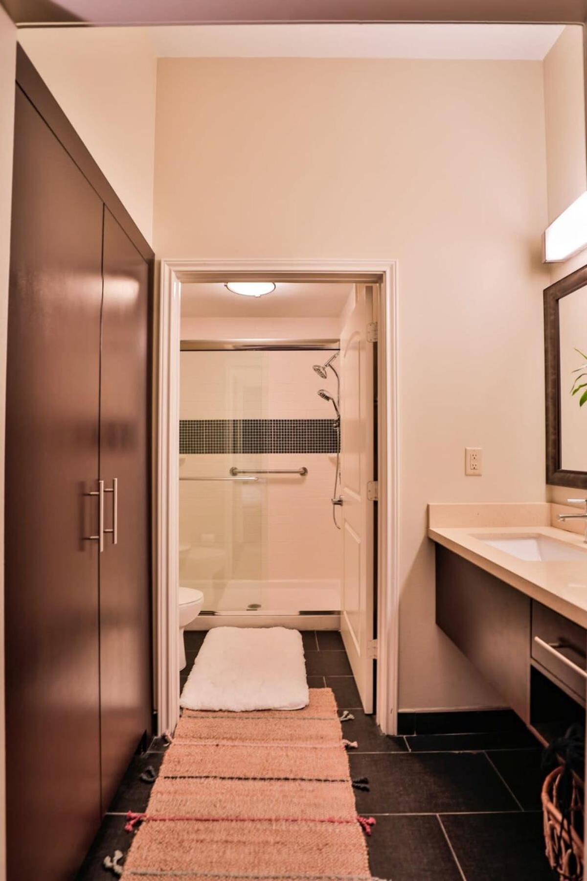 Free Parking Free Wifi With Kitchen Washer Dryer Relux Studio Group 2 Apartment Хюстън Екстериор снимка